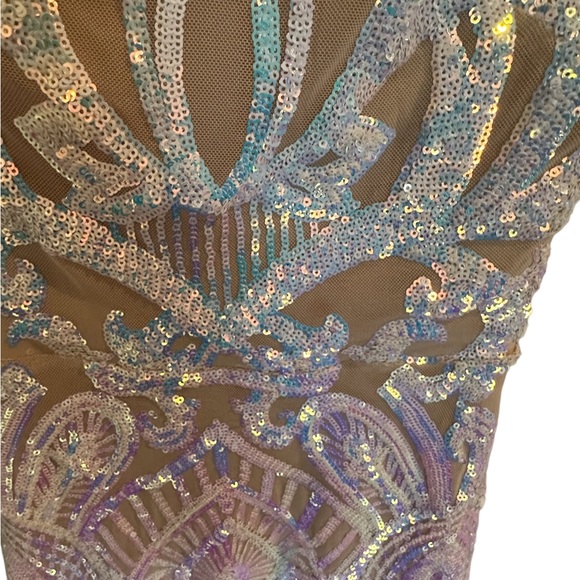 Lucy in the Sky Starstruck Strappy Dress in Nude Iridescence. Size XS. - Picture 8 of 12